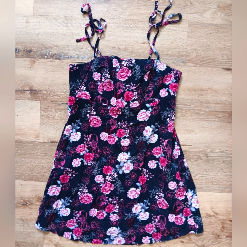 Hot Topic Floral & Skulls Mini Dress Size Medium - Picture 7 of 7